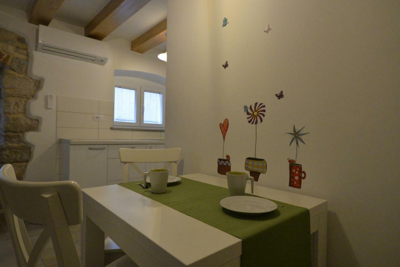 Apartments And Rooms Oliva Cres Exterior photo