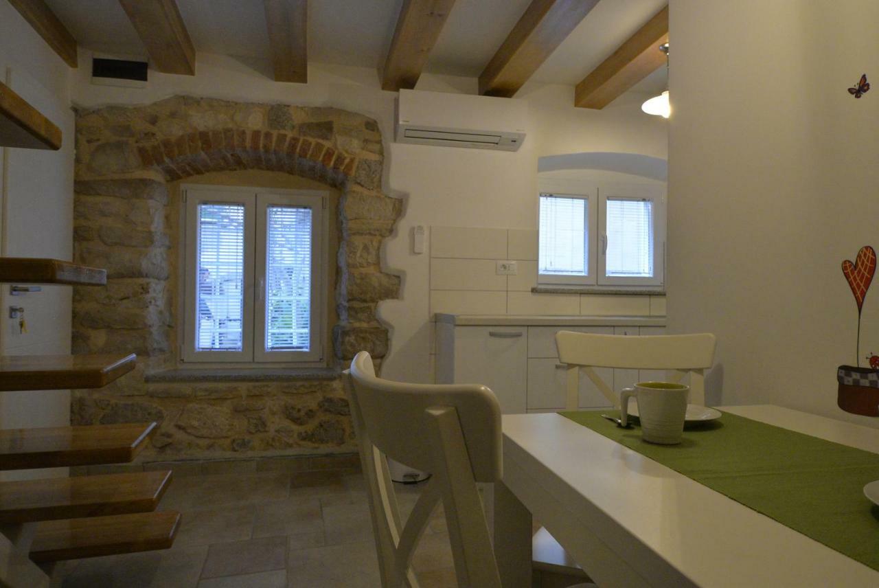 Apartments And Rooms Oliva Cres Exterior photo