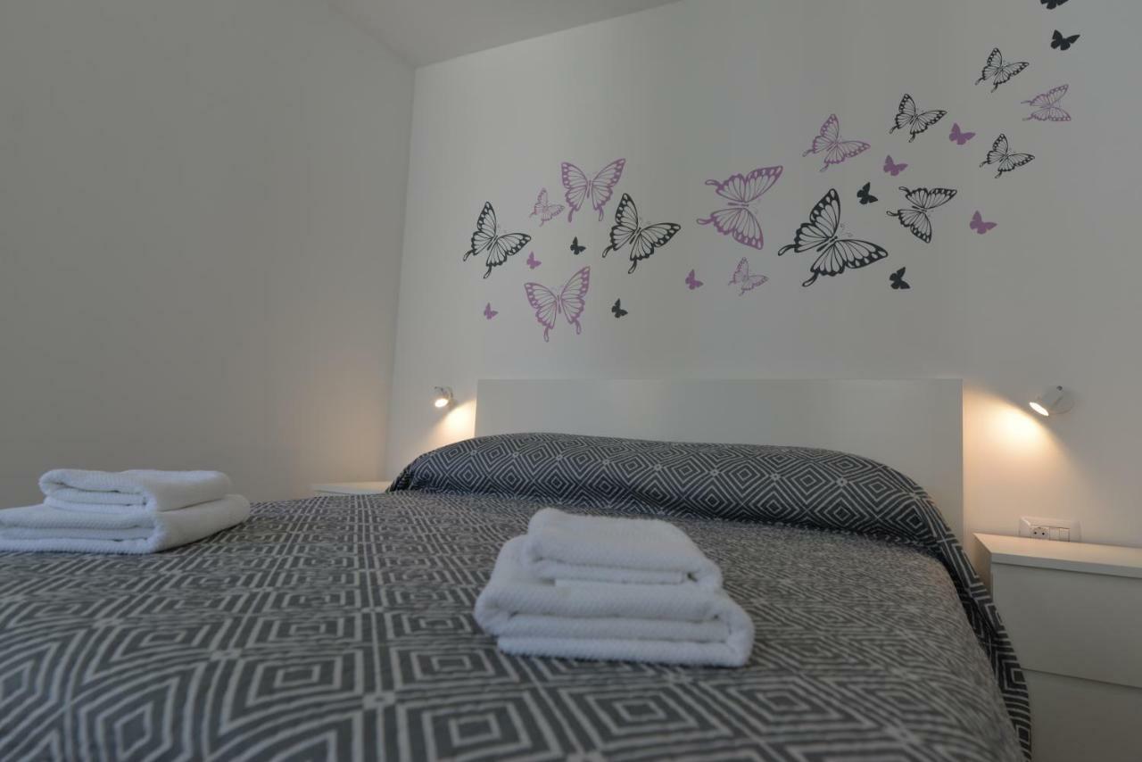 Apartments And Rooms Oliva Cres Exterior photo