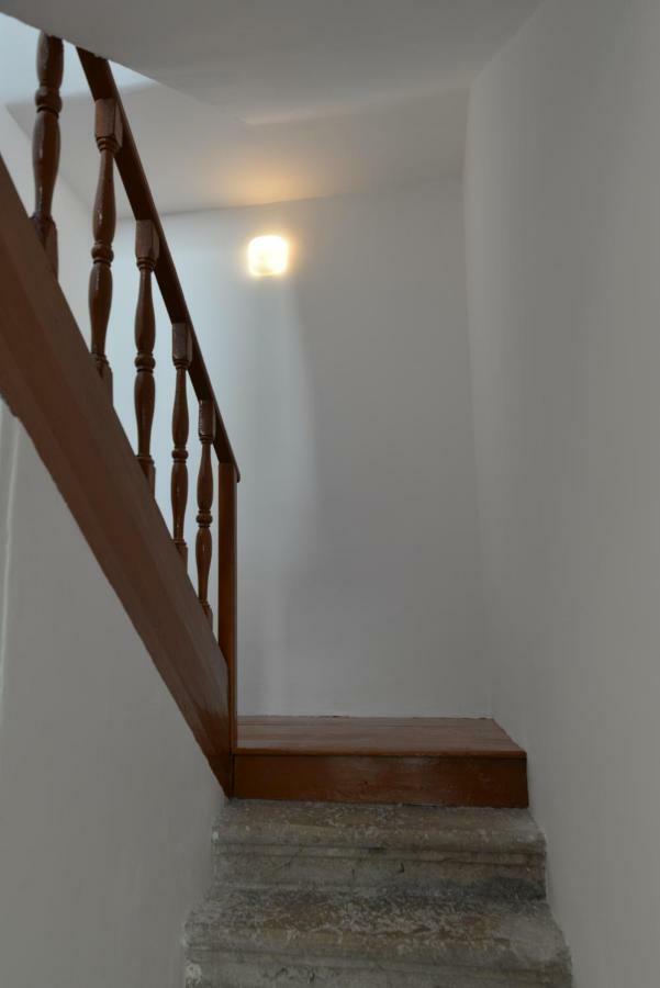 Apartments And Rooms Oliva Cres Exterior photo