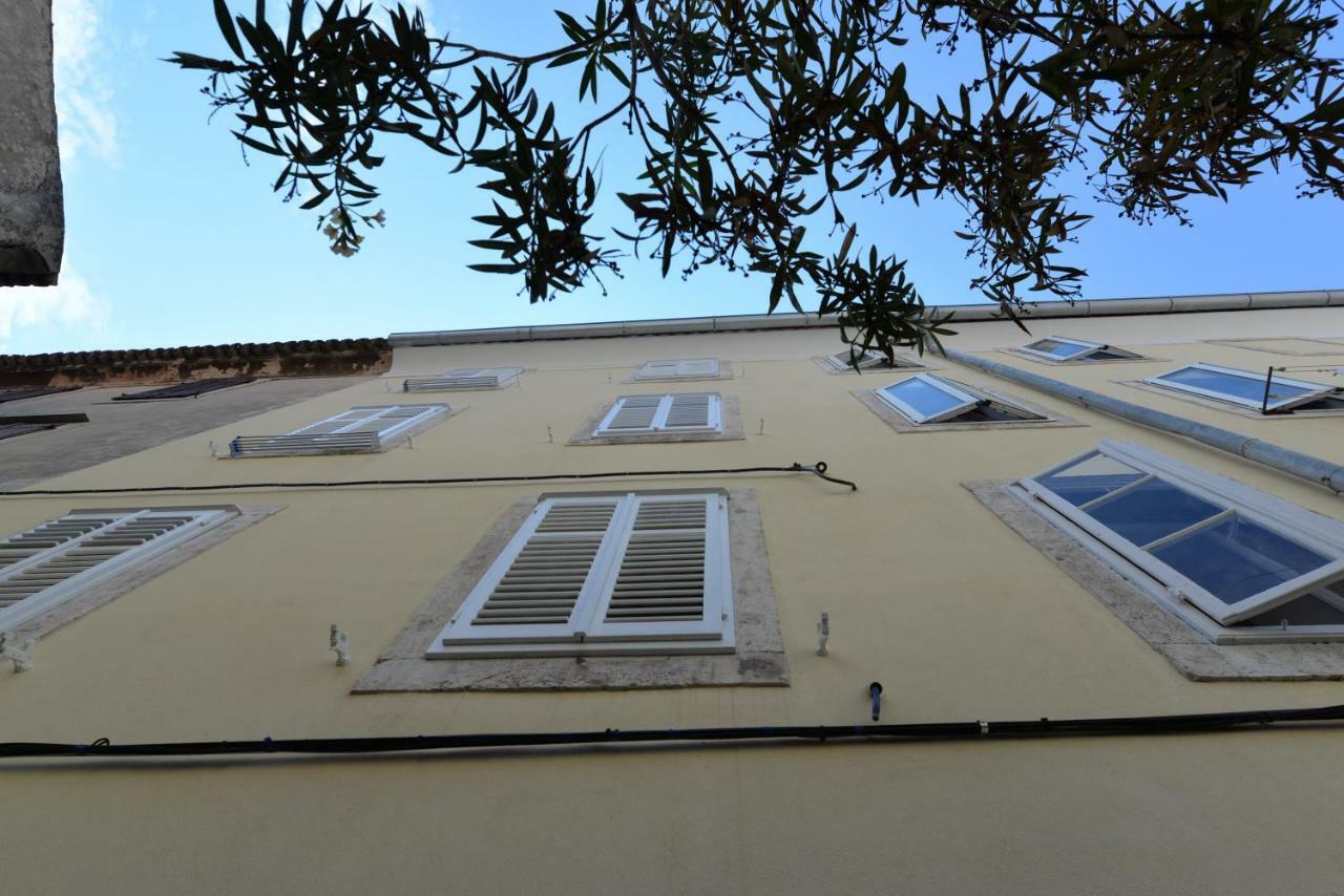 Apartments And Rooms Oliva Cres Exterior photo