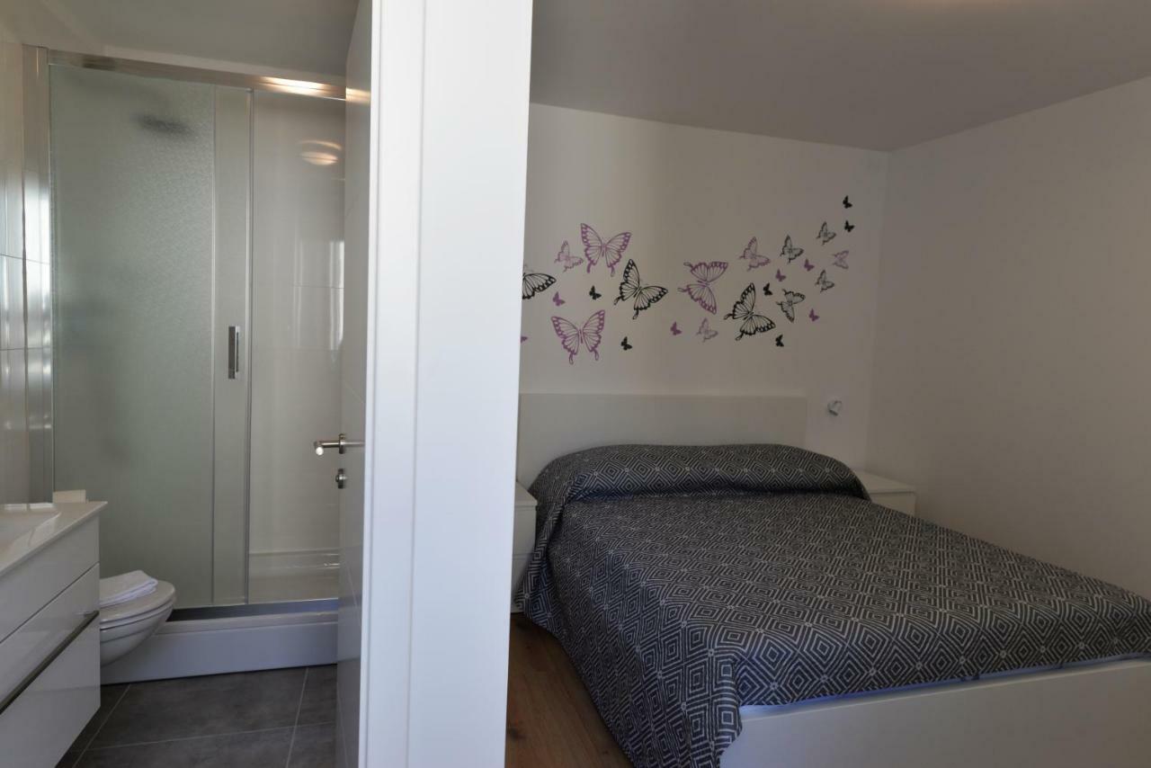 Apartments And Rooms Oliva Cres Exterior photo